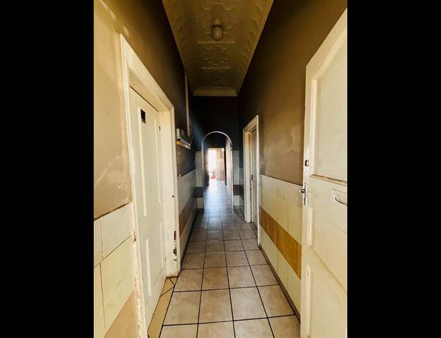 8 BEDROOM HOUSE FOR SALE IN GEDULD
